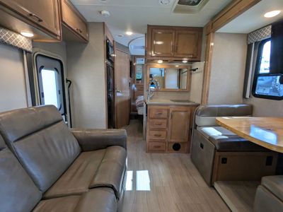 2020 Thor Motor Coach Quantum Sprinter - Photo 18