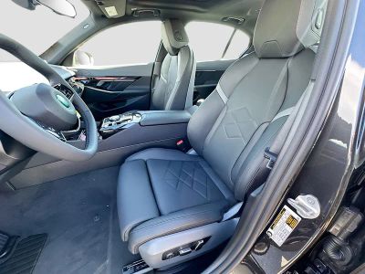 2026 BMW 5 Series — photo 15 view