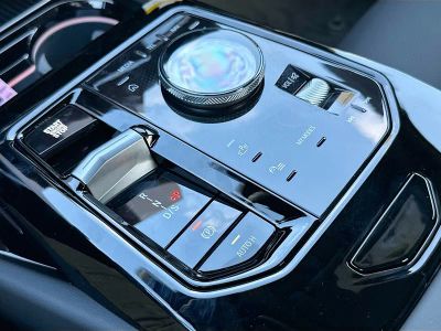 2026 BMW 5 Series — photo 14 view