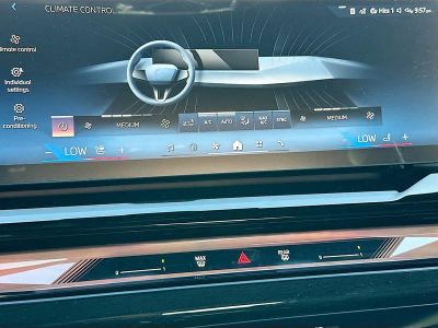 2026 BMW 5 Series — photo 13 view