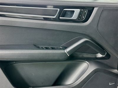 2023 Porsche Cayenne - Photo 16