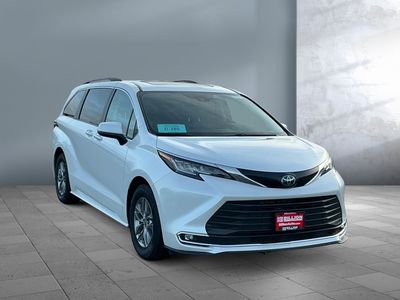 2022 Toyota Sienna - Photo 2