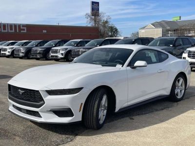 2026 Ford Mustang — photo 7 view