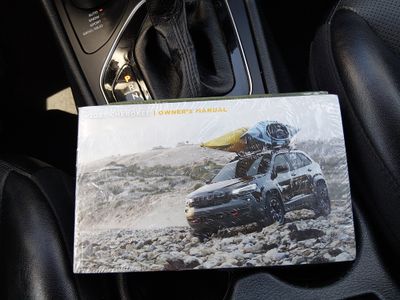 2023 Jeep Cherokee - Photo 21