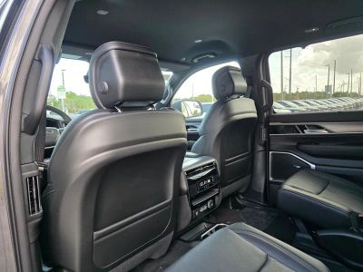 2026 Jeep Grand Wagoneer — photo 10 view