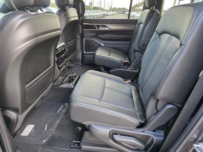 2026 Jeep Grand Wagoneer — photo 9 view
