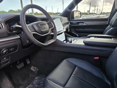 2026 Jeep Grand Wagoneer — photo 14 view