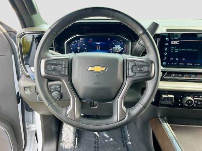 2025 Chevrolet Silverado 2500HD — photo 11 view