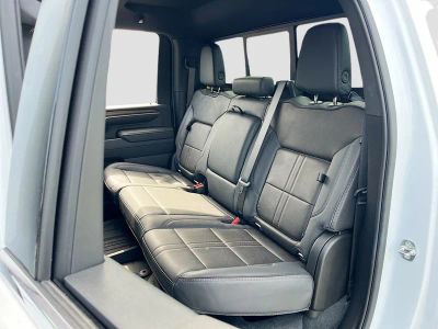 2025 Chevrolet Silverado 2500HD — photo 25 view