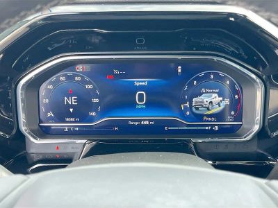 2025 Chevrolet Silverado 2500HD — photo 12 view