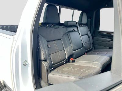 2025 Chevrolet Silverado 2500HD — photo 28 view