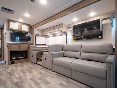 2026 Thor Motor Coach Luminate - Photo 8