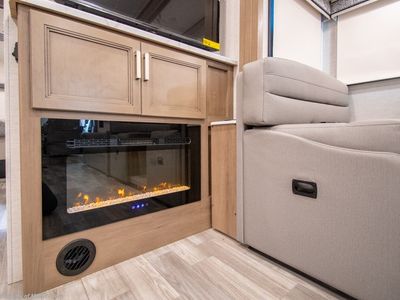 2026 Thor Motor Coach Luminate - Photo 13