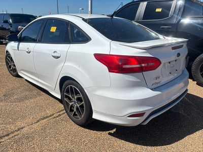 2015 Ford Focus - Photo 2