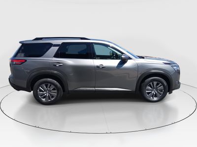 2024 Nissan Pathfinder — photo 8 view
