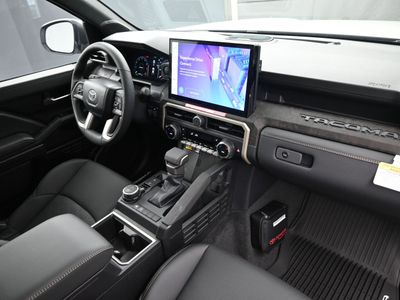 2025 Toyota Tacoma i-FORCE MAX Limited i-FORCE MAX Truck Double Cab - Photo 17