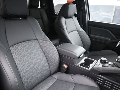 2025 Toyota Tacoma i-FORCE MAX Limited i-FORCE MAX Truck Double Cab - Photo 16
