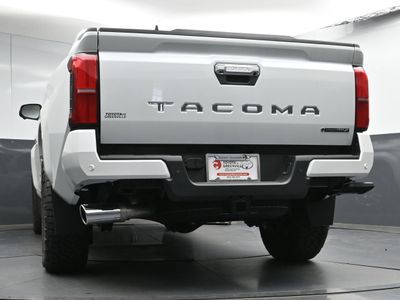 2025 Toyota Tacoma i-FORCE MAX Limited i-FORCE MAX Truck Double Cab - Photo 23