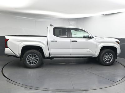 2025 Toyota Tacoma i-FORCE MAX Limited i-FORCE MAX Truck Double Cab - Photo 8