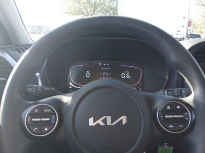 2024 Kia Soul — photo 12 view