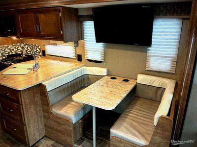 2018 Winnebago Intent - Photo 5