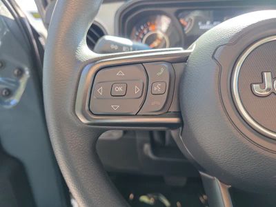 2026 Jeep Wrangler — photo 17 view