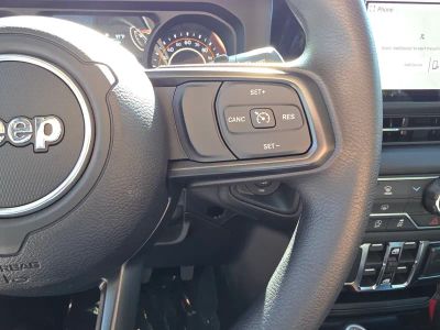 2026 Jeep Wrangler — photo 18 view