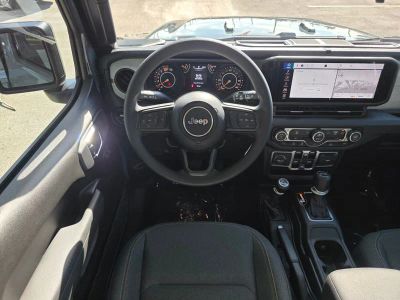 2026 Jeep Wrangler — photo 10 view