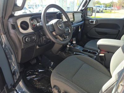 2026 Jeep Wrangler — photo 13 view