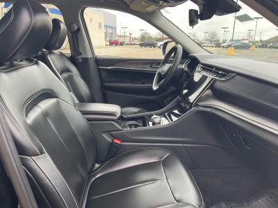 2023 Jeep Grand Cherokee — photo 15 view
