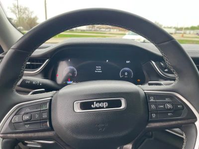 2023 Jeep Grand Cherokee — photo 10 view