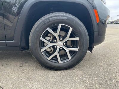 2023 Jeep Grand Cherokee — photo 16 view