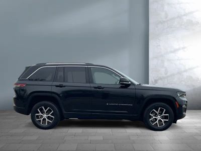 2023 Jeep Grand Cherokee — photo 7 view