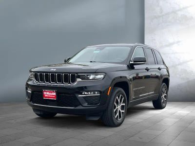 2023 Jeep Grand Cherokee — front three-quarter view