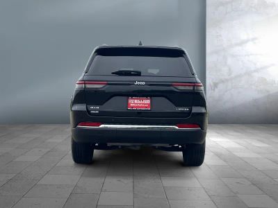 2023 Jeep Grand Cherokee — detail view