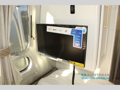 2026 Airstream Classic - Photo 41
