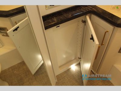 2026 Airstream Classic - Photo 50