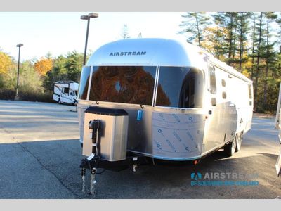 2026 Airstream Classic - Photo 2