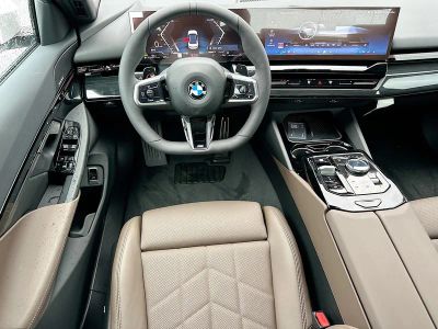 2026 BMW 5 Series — photo 17 view