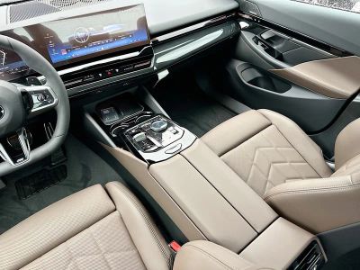 2026 BMW 5 Series — photo 18 view
