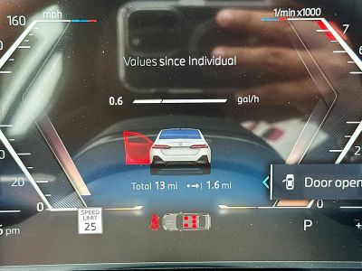 2026 BMW 5 Series — photo 9 view