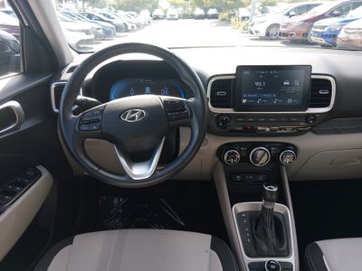 2025 Hyundai Venue - Photo 12