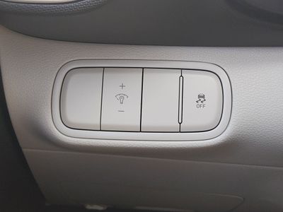 2025 Hyundai Venue - Photo 13