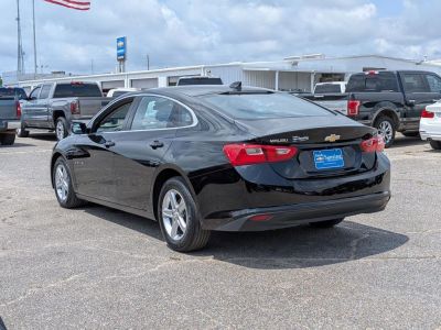 2025 Chevrolet Malibu - Photo 3