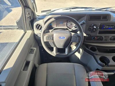 2024 Sunseeker Classic 3010DS Ford — photo 12 view