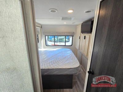 2024 Sunseeker Classic 3010DS Ford — photo 31 view