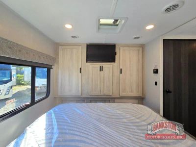 2024 Sunseeker Classic 3010DS Ford — photo 33 view