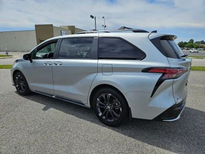 2025 Toyota Sienna — detail view