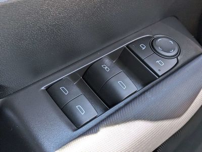 2025 Chevrolet Colorado - Photo 22