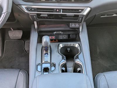 2025 Lexus RX — photo 21 view